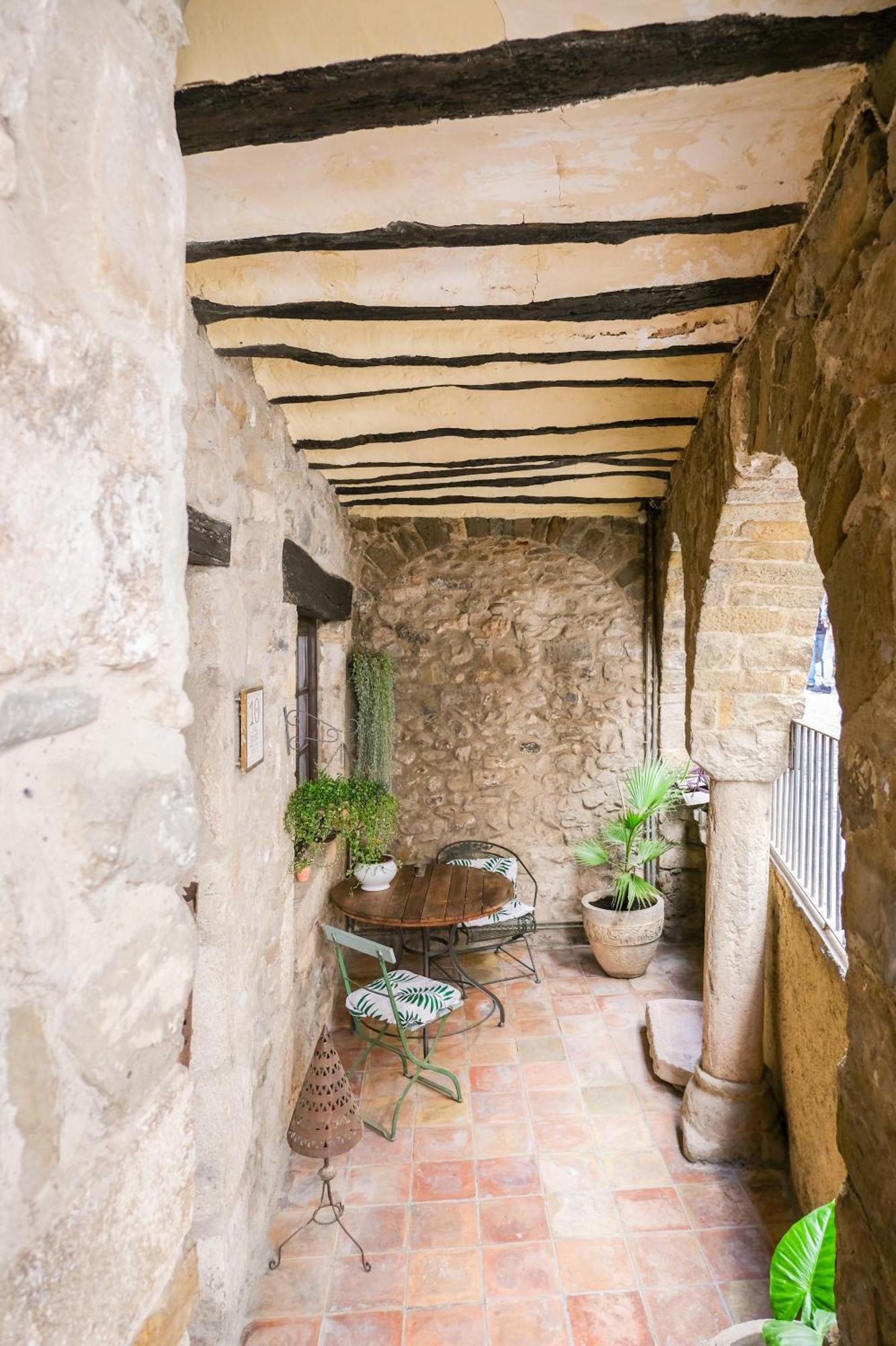 10 Del Pont Alojamiento Con Vistas Panoramicas Besalú Εξωτερικό φωτογραφία