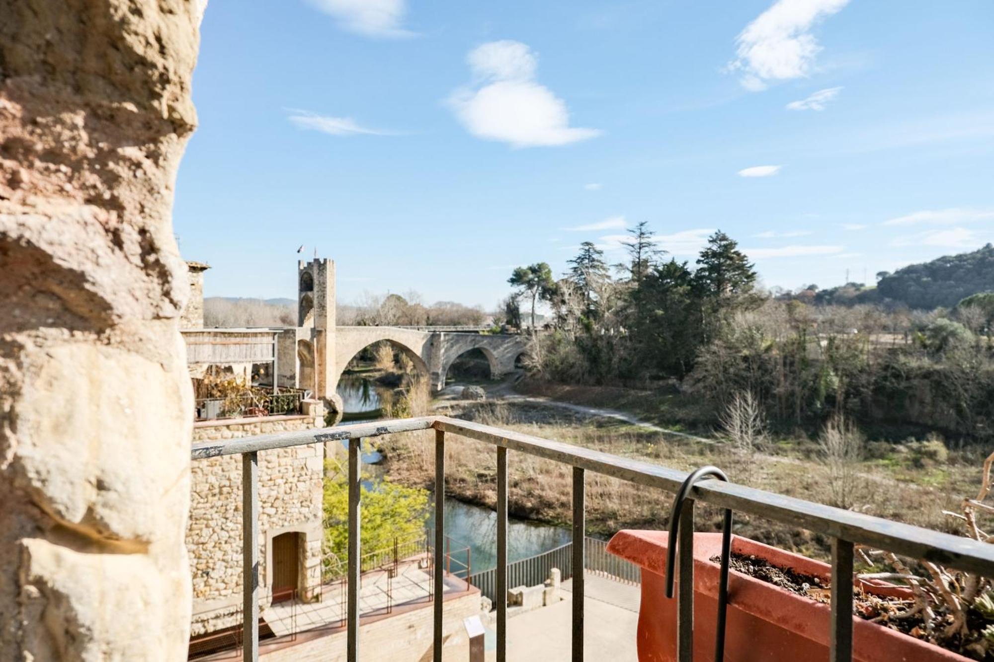 10 Del Pont Alojamiento Con Vistas Panoramicas Besalú Εξωτερικό φωτογραφία