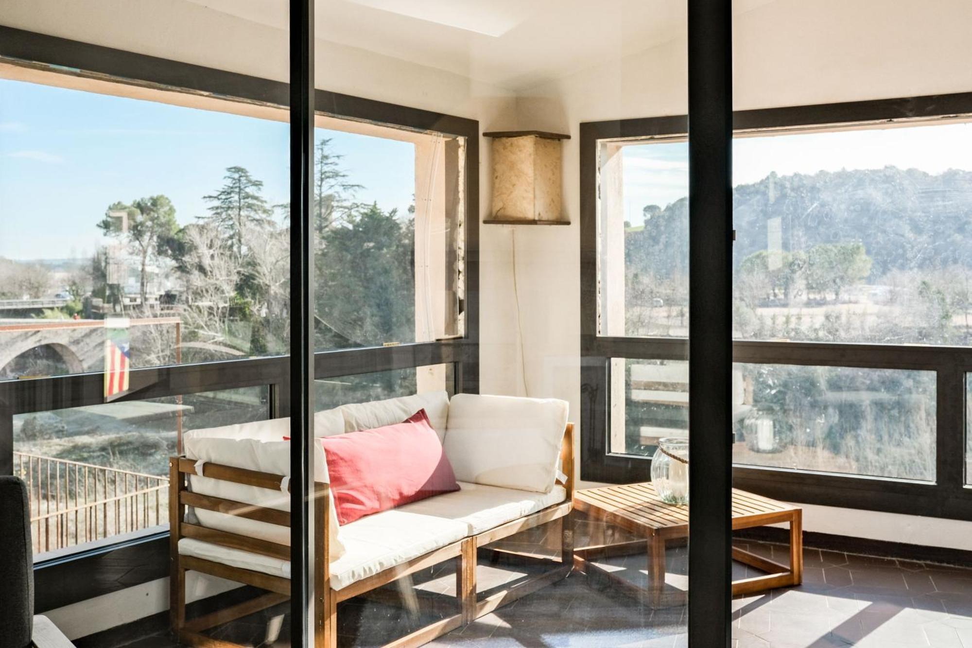 10 Del Pont Alojamiento Con Vistas Panoramicas Besalú Εξωτερικό φωτογραφία
